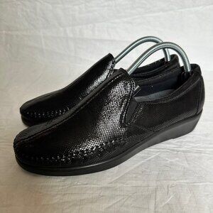 SAS Dream 10.5 Wide Black Snake Skin Pattern Slip On Loafers Comfort Shiny USA